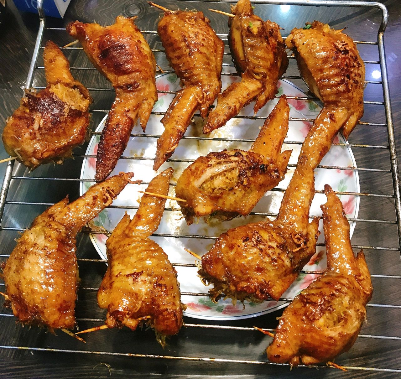 Stuffed Chicken Wings with Vermicelli